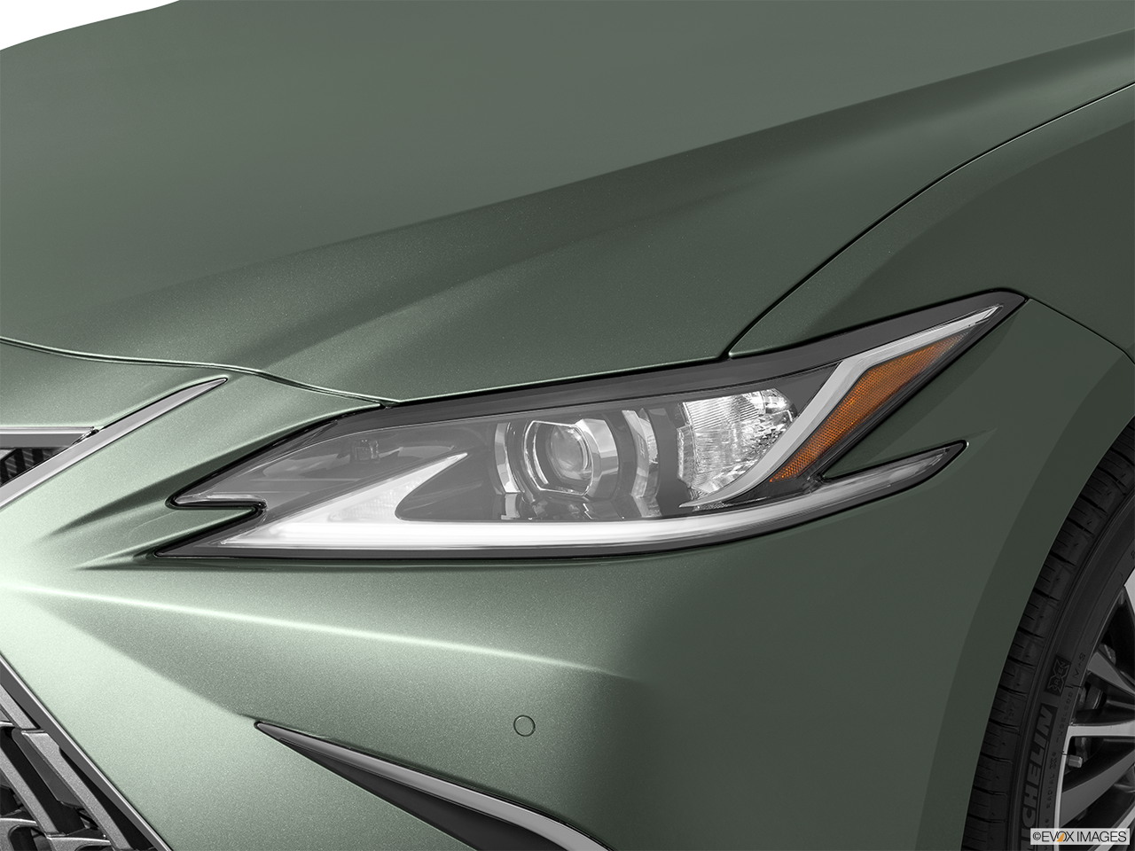 2024 Lexus ES 300h Base
