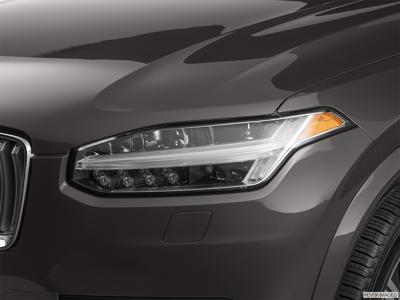2024 Volvo XC90 B5 Core Bright Theme