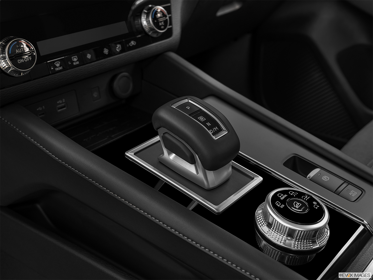 2025 Mitsubishi Outlander ES