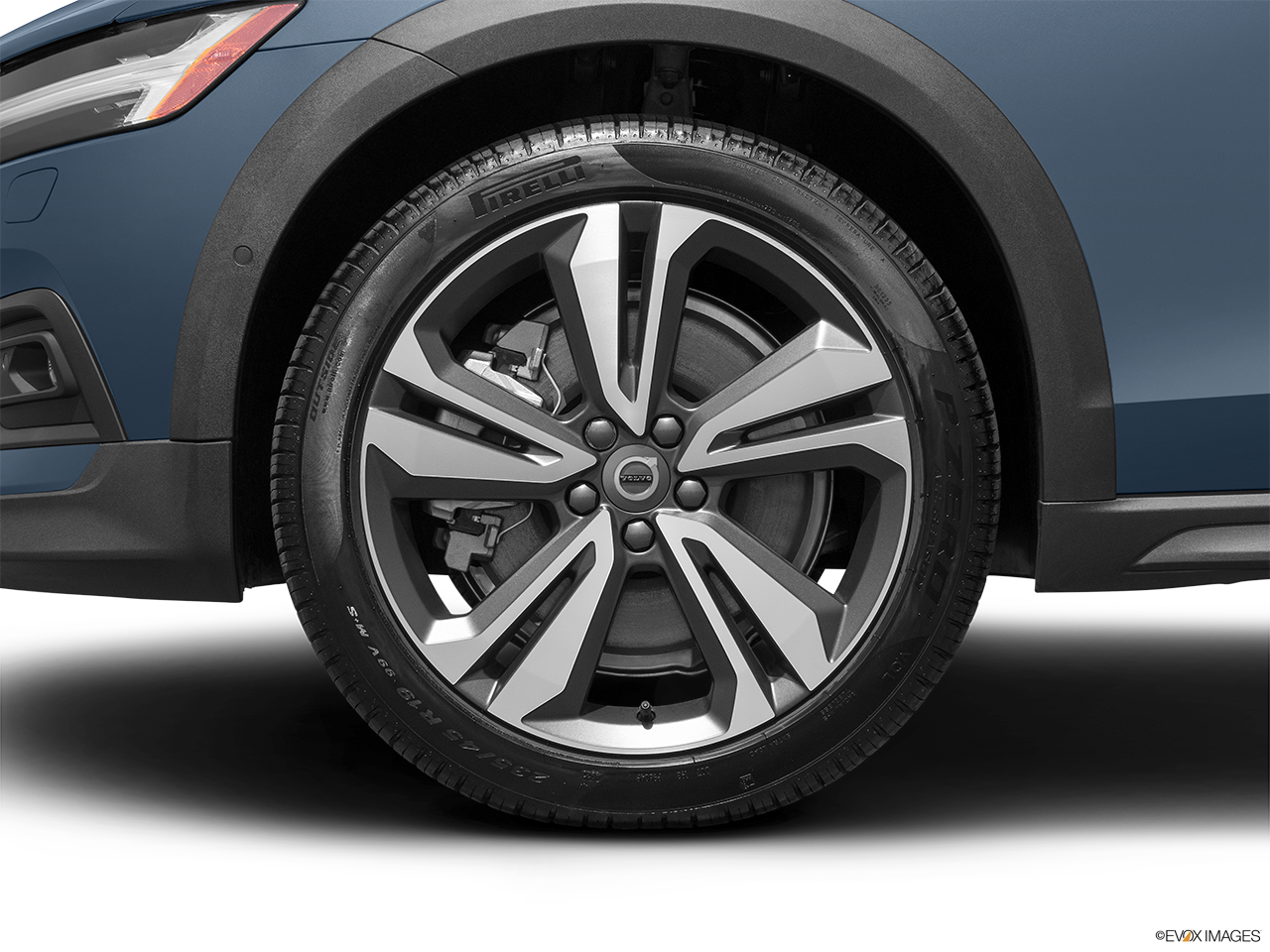 2024 Volvo V60 Cross Country B5 Plus