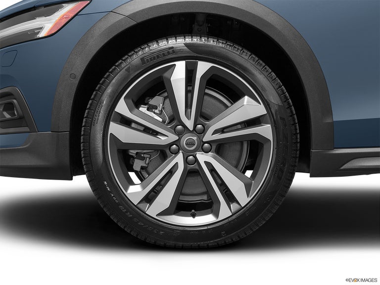 2024 Volvo V60 Cross Country B5 Plus