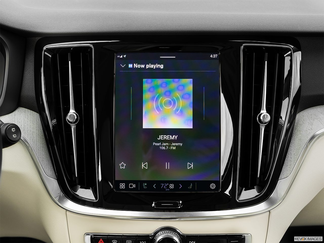 2024 Volvo V60 Cross Country B5 Plus