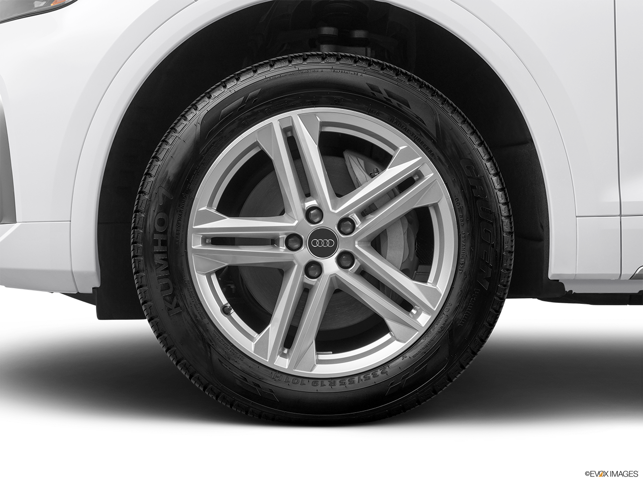 2024 Audi Q5 quattro Premium 40 TFSI