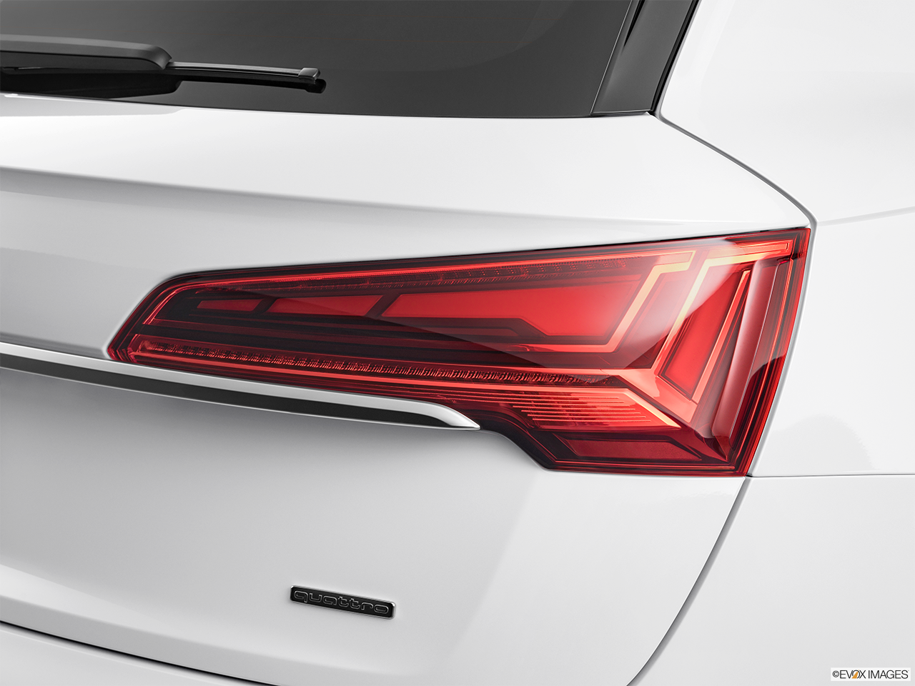 2024 Audi Q5 quattro Premium 40 TFSI