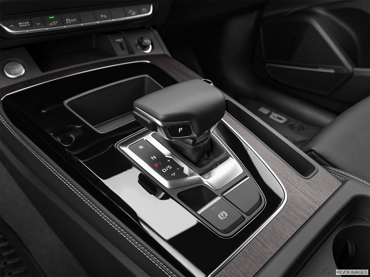 2024 Audi Q5 quattro Premium 40 TFSI