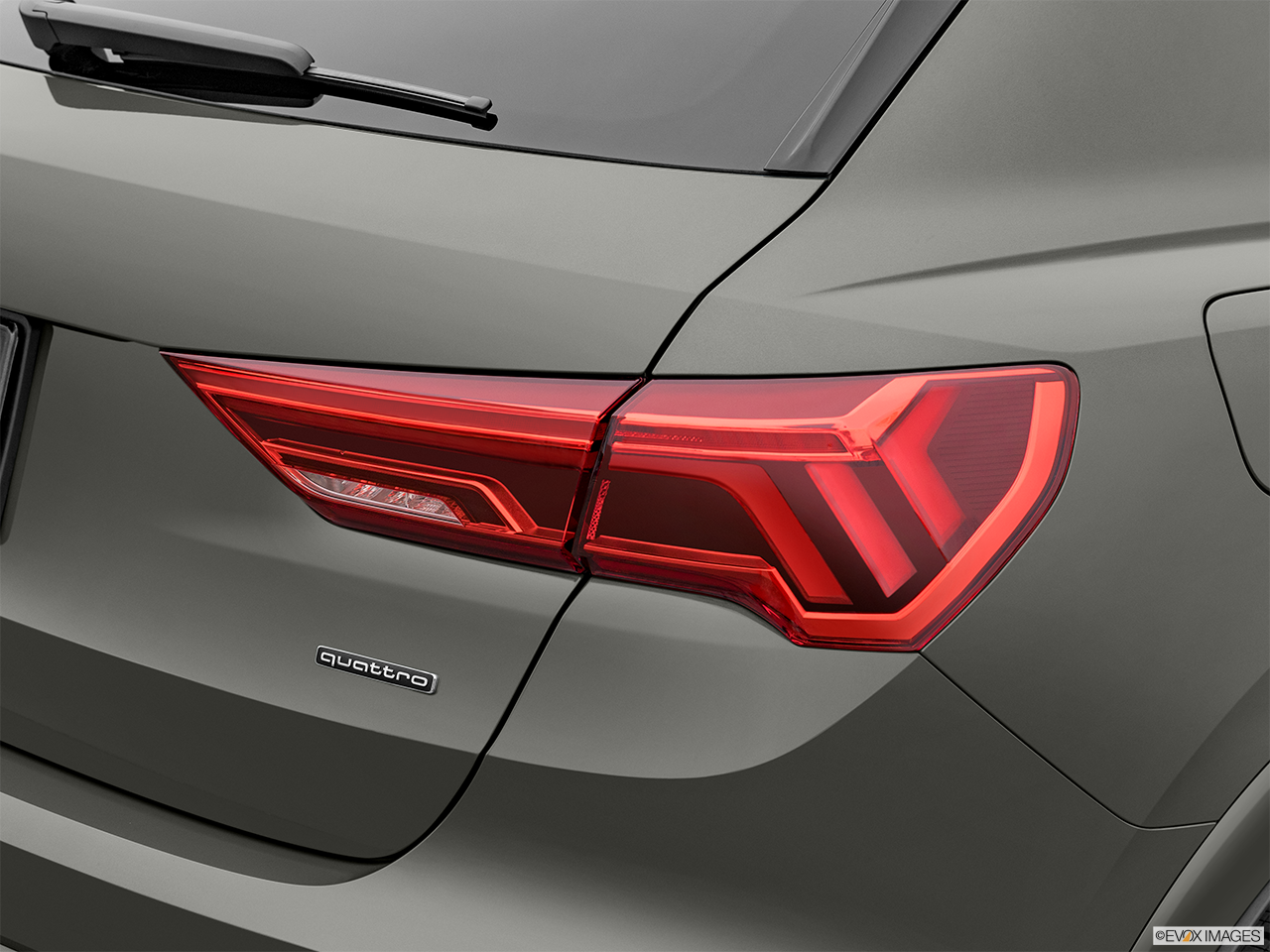 2024 Audi Q3 quattro Premium 40 TFSI