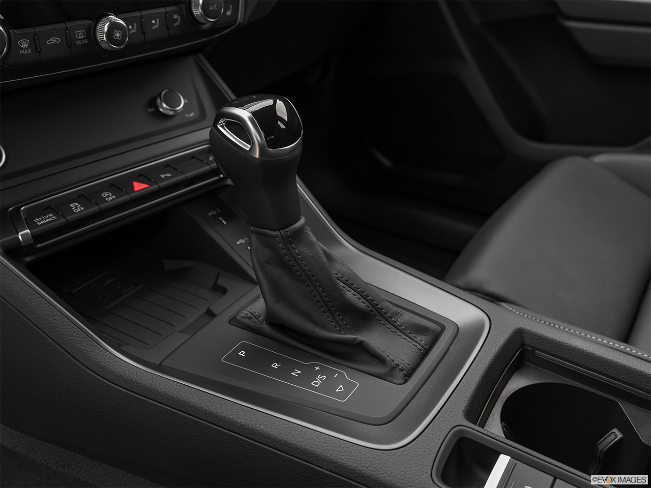 2024 Audi Q3 quattro Premium 40 TFSI