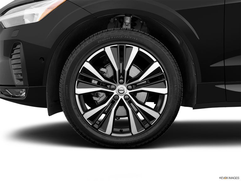 2024 Volvo XC60 B5 Core Dark Theme
