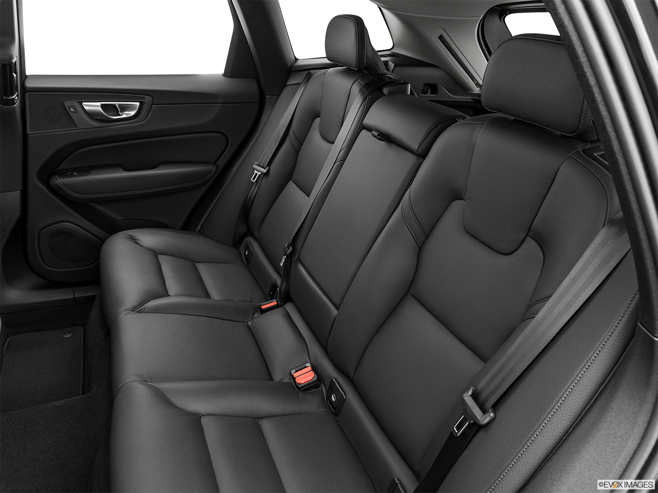 2024 Volvo XC60 B5 Core Dark Theme