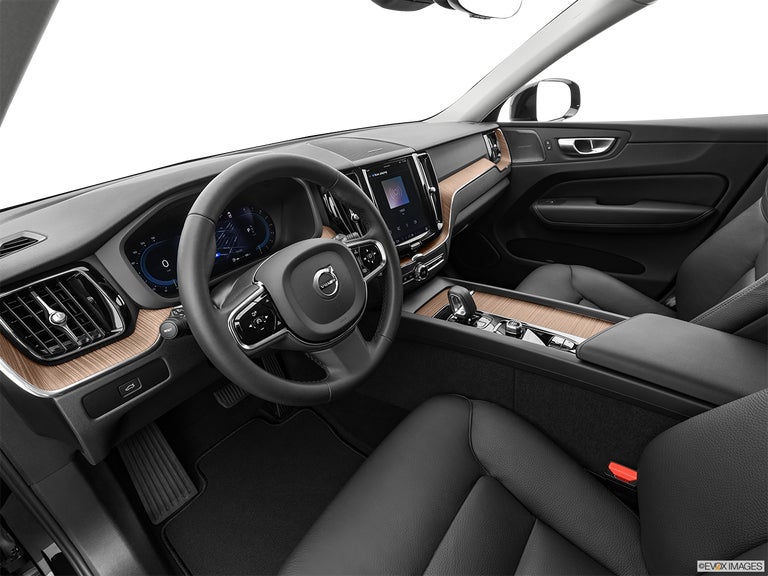 2024 Volvo XC60 B5 Core Dark Theme