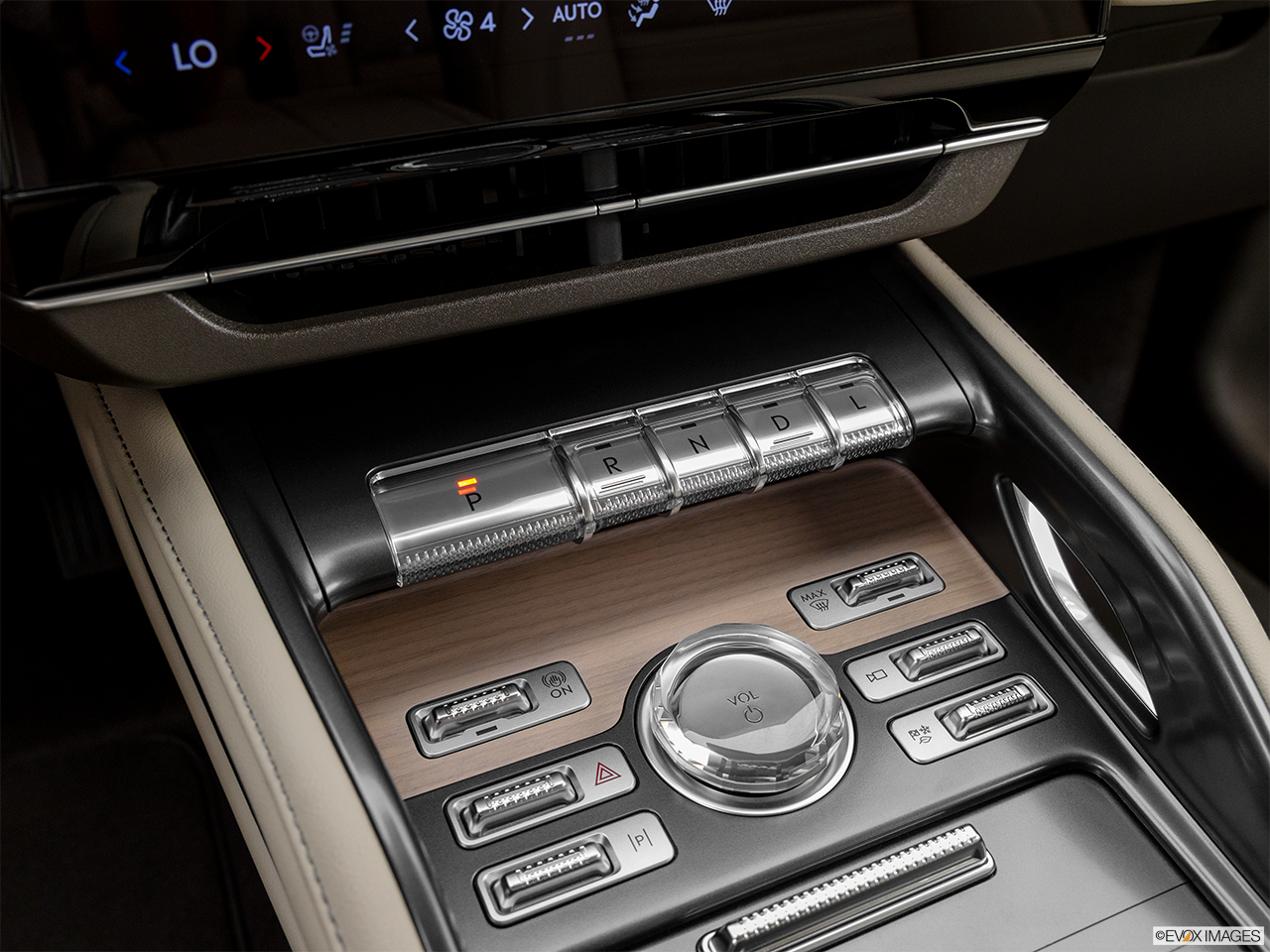 2024 Lincoln Nautilus Hybrid Premiere