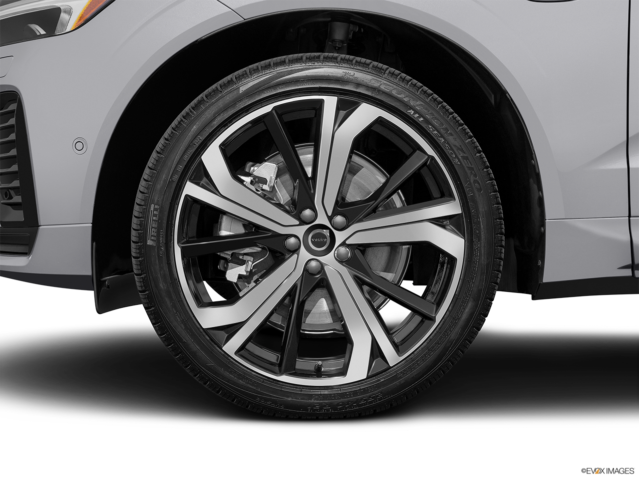 2027 Volvo XC60 B5 Ultra Black Edition
