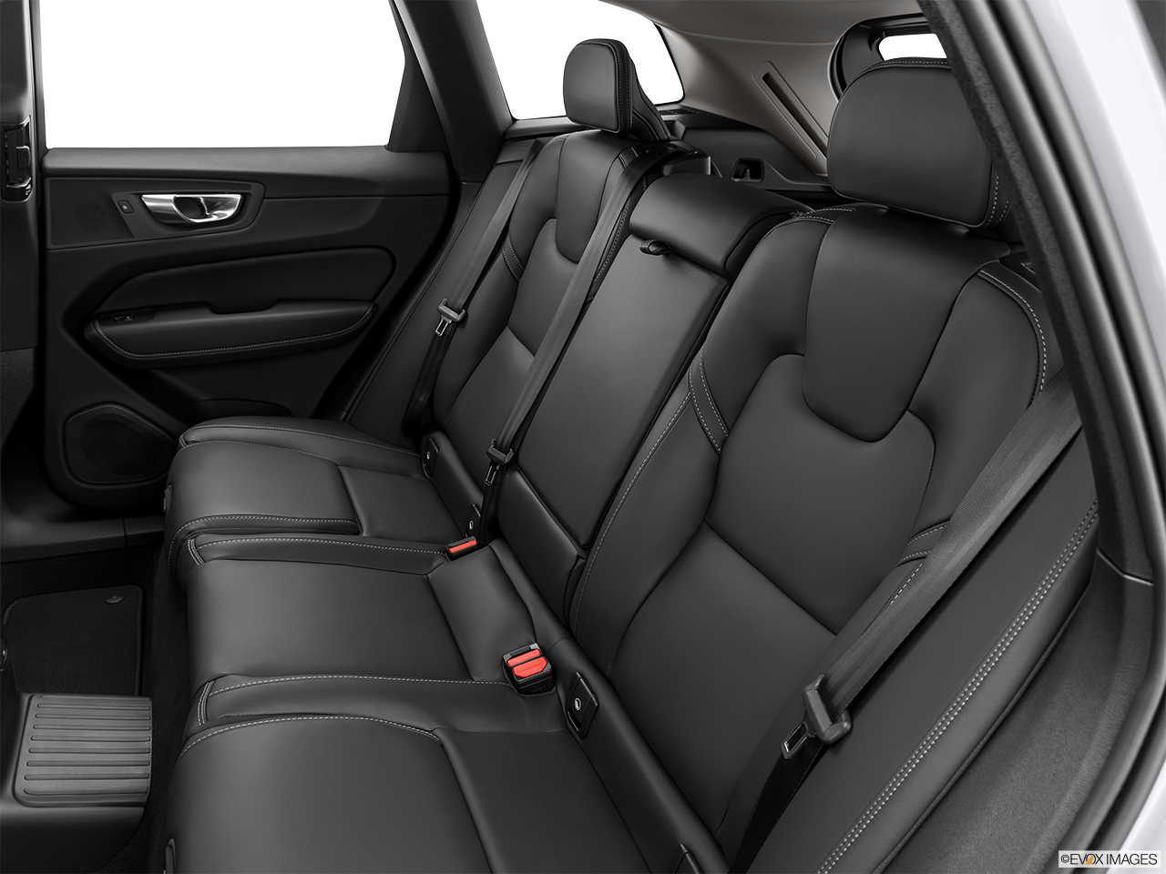 2027 Volvo XC60 B5 Ultra Black Edition