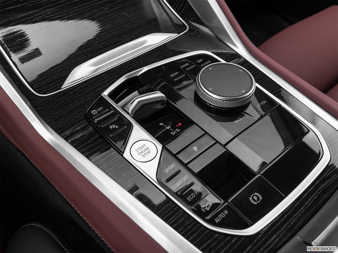 2025 BMW X6 xDrive40i