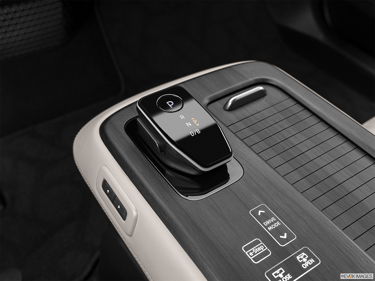 2025 Nissan Ariya Engage