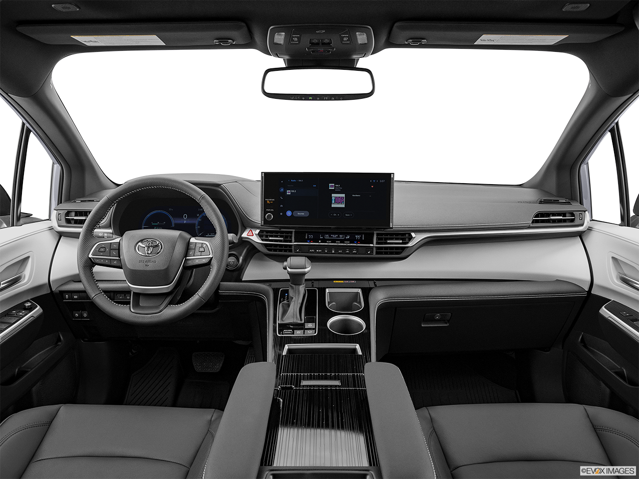 2025 Toyota Sienna LE 8-Passenger