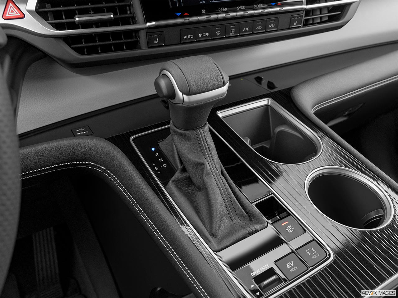 2025 Toyota Sienna LE 8-Passenger