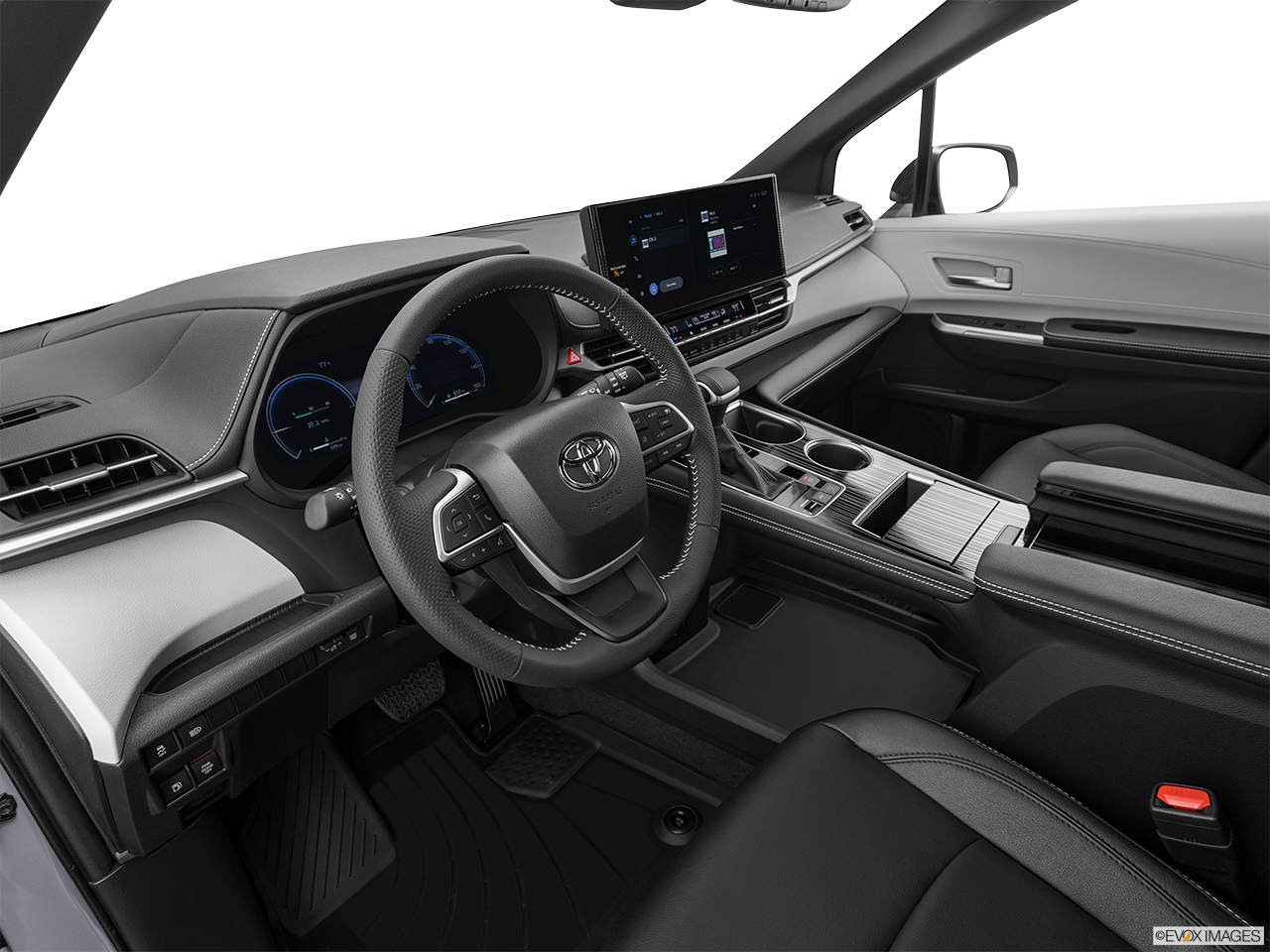 2025 Toyota Sienna LE 8-Passenger
