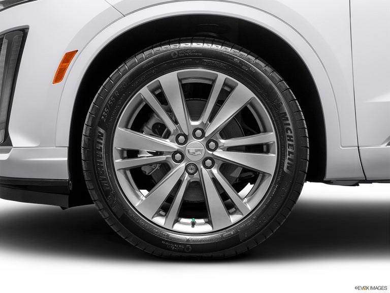2025 Cadillac XT6 Luxury