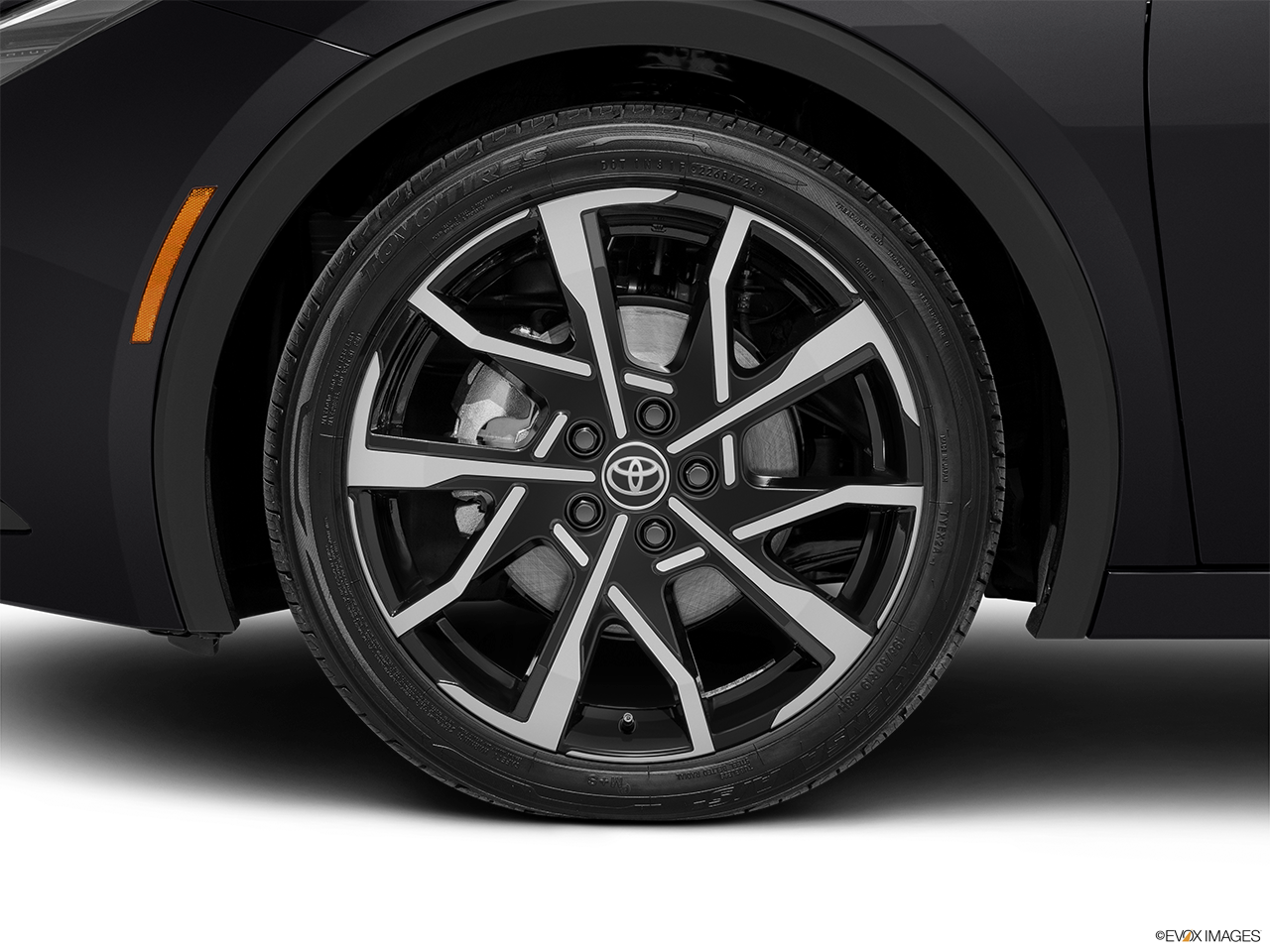 2025 Toyota Prius Plug-in Hybrid SE