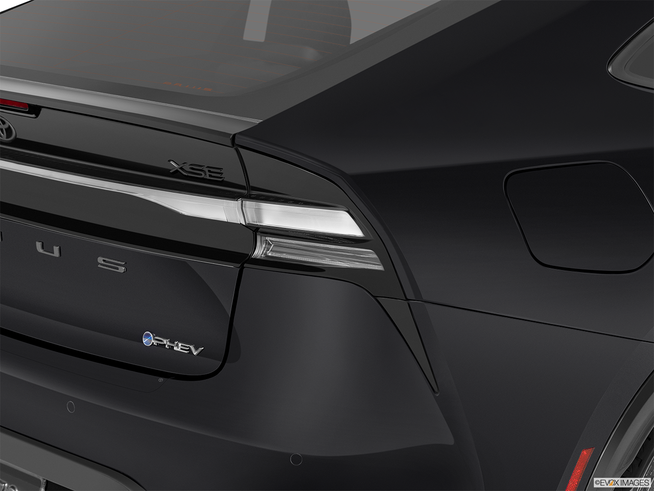 2025 Toyota Prius Plug-in Hybrid SE