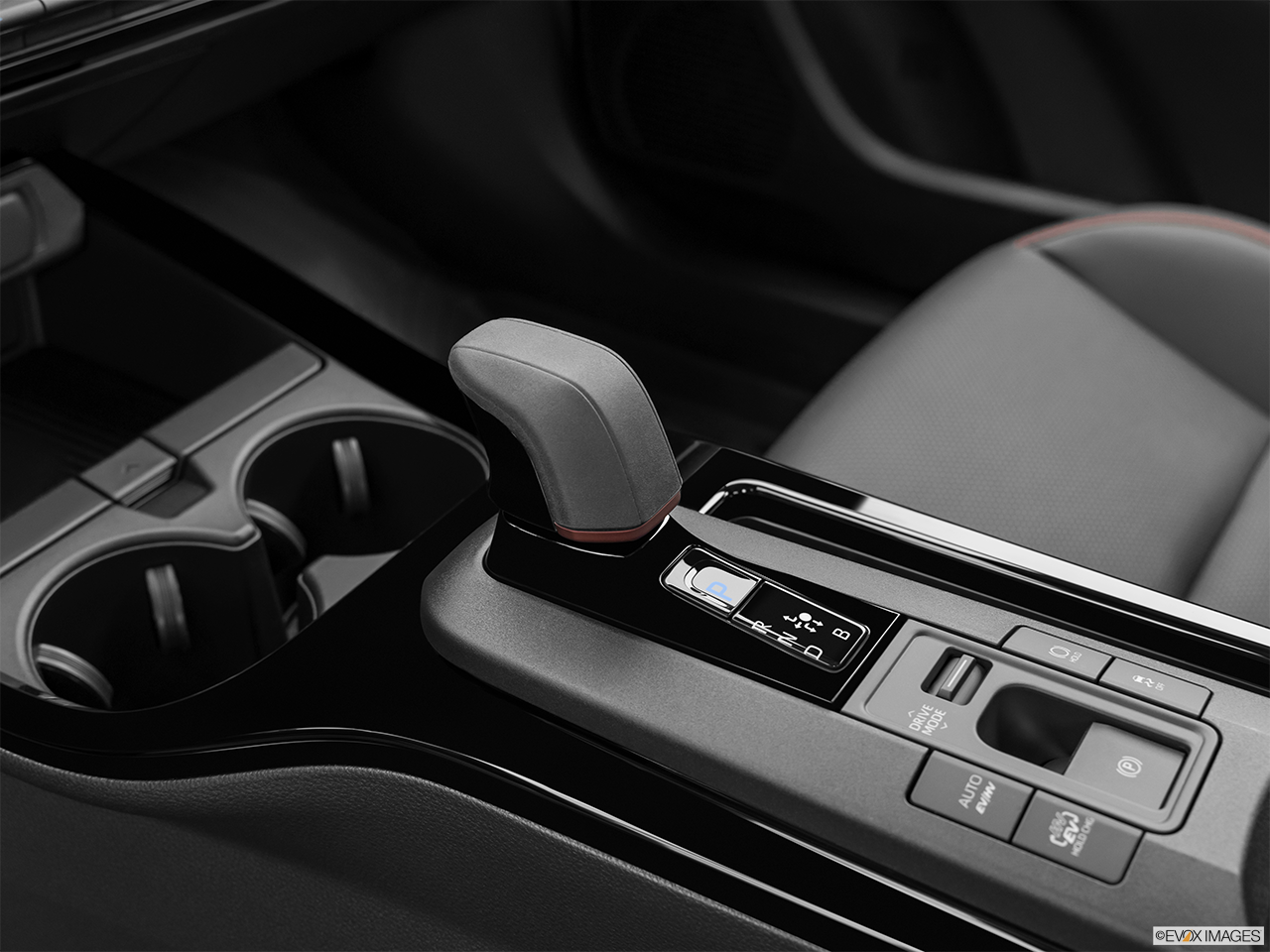 2025 Toyota Prius Plug-in Hybrid SE