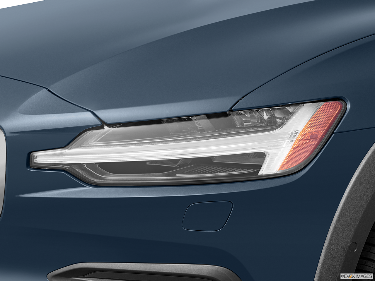 2026 Volvo V60 Cross Country B5 Plus