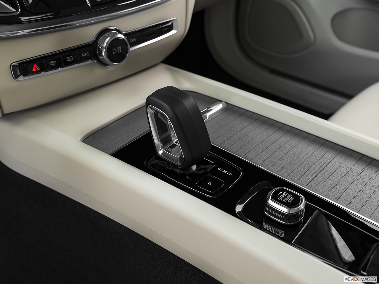 2026 Volvo V60 Cross Country B5 Plus