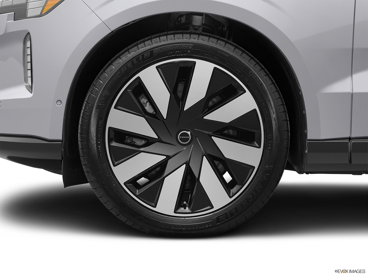 2026 Volvo EX90 Plus
