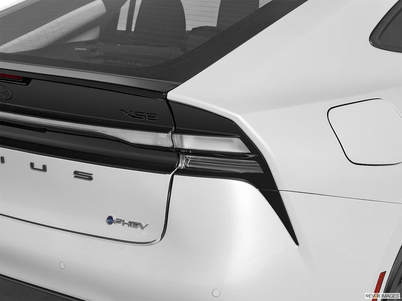 2026 Toyota Prius Plug-in Hybrid SE