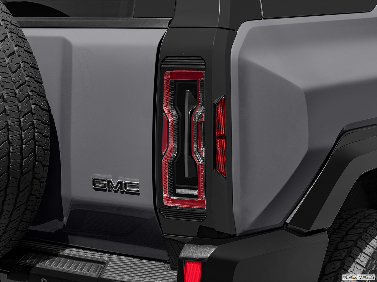 2026 GMC HUMMER EV SUV 2X