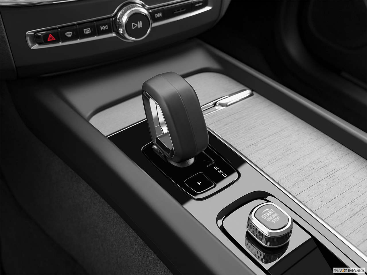 2026 Volvo XC60 B5 Core
