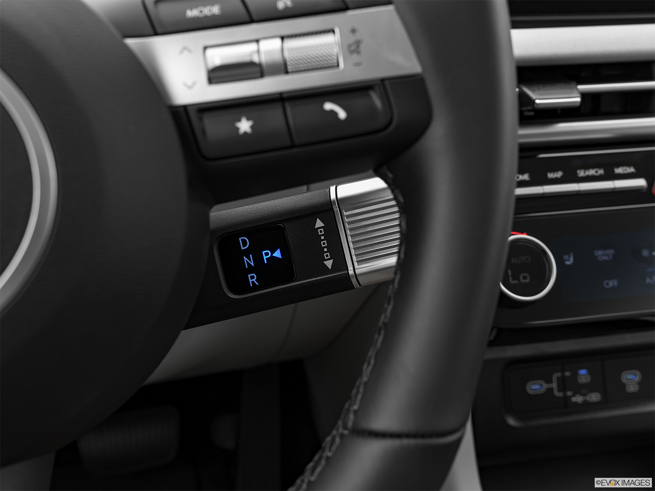 2026 Hyundai TUCSON Hybrid SE