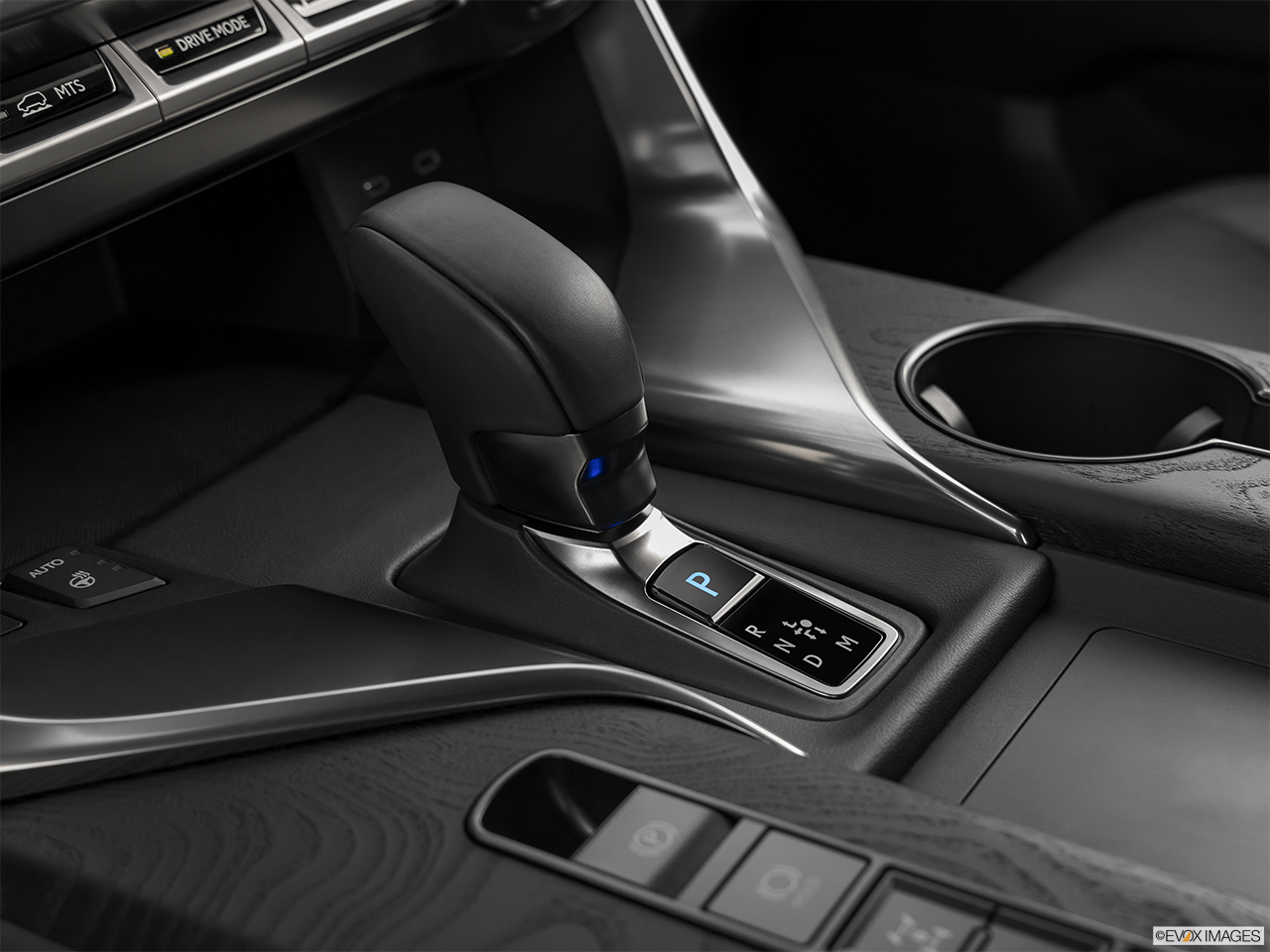 2026 Lexus LX 700h Overtrail
