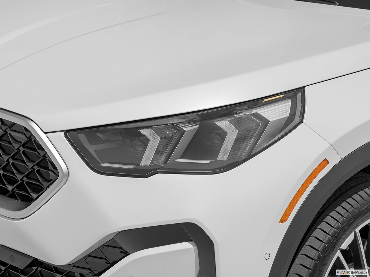 2027 BMW X2 xDrive28i