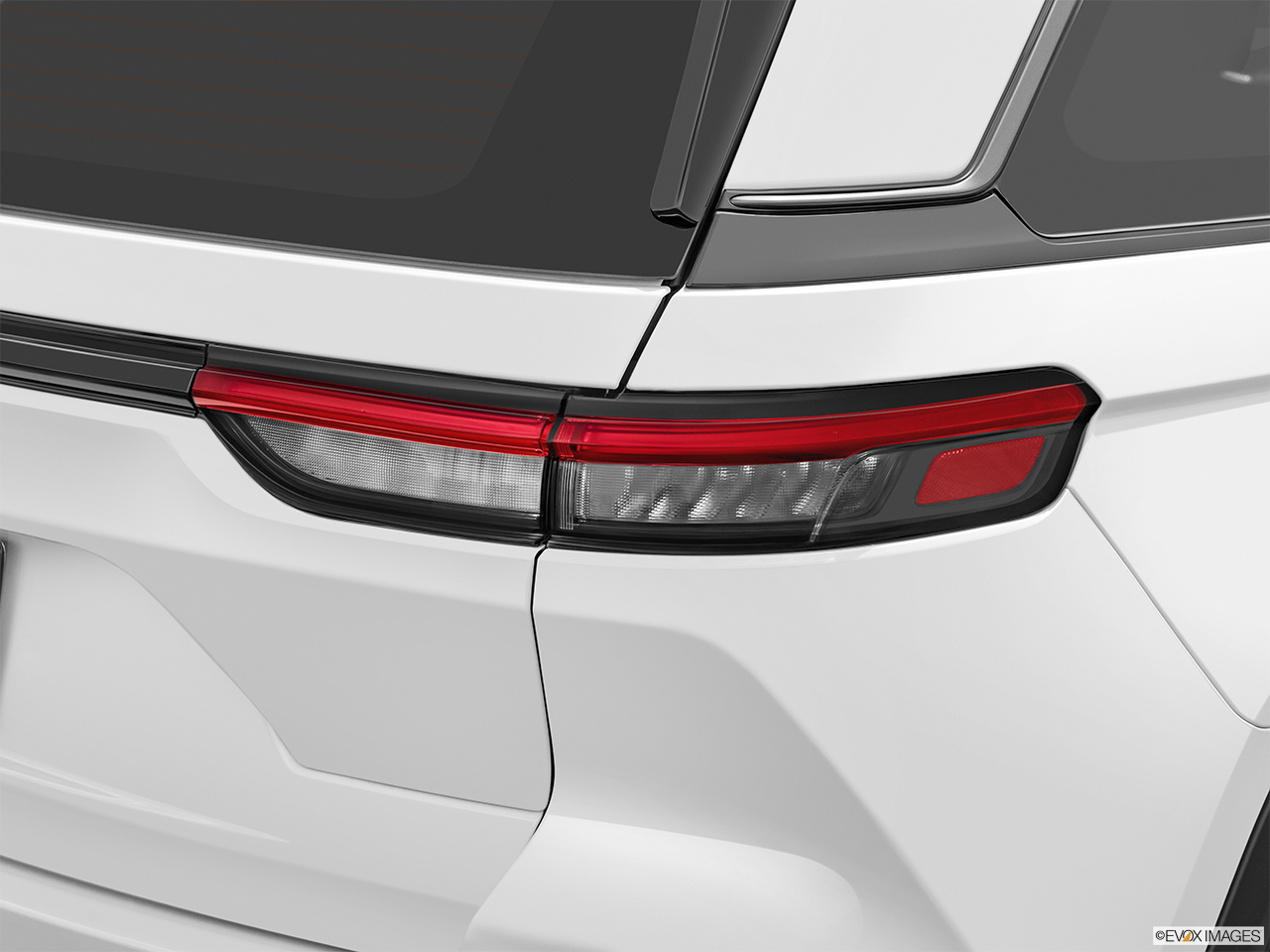 2027 Jeep Grand Cherokee Laredo
