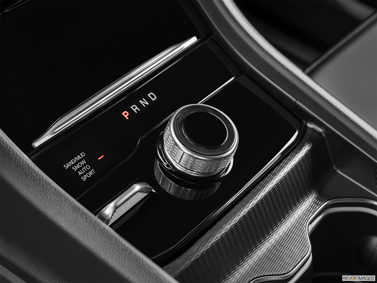 2027 Jeep Grand Cherokee Laredo